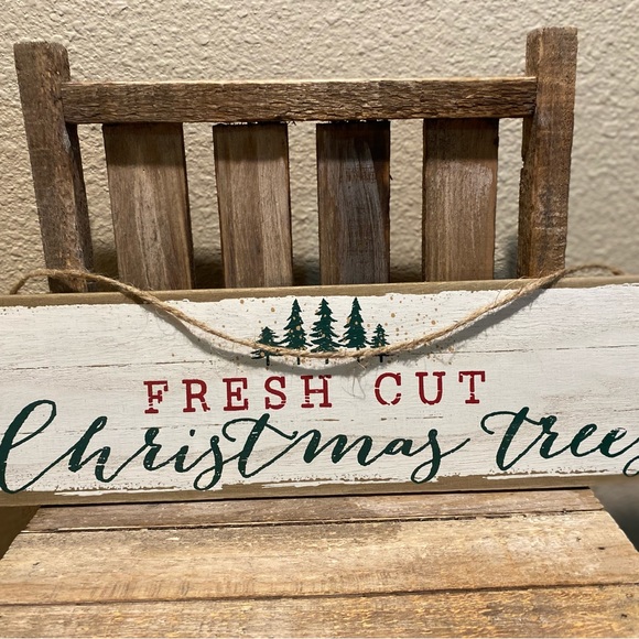 Fresh Cut Christmas Trees Hanging Wood Sign, Farmhouse Christmas Wall Decor - Picture 7 of 13